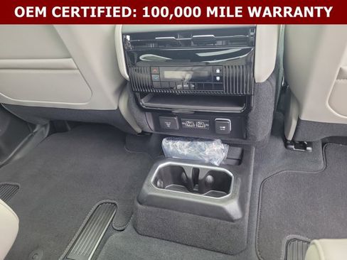 Used 2026 Jeep Grand Wagoneer 2WD w/ Premium Group I image 18
