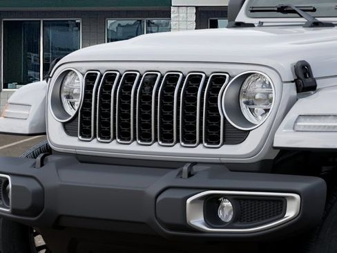 Used 2025 Jeep Wrangler Unlimited Sahara AWD/4WD image 11