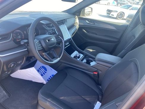 New 2025 Jeep Grand Cherokee Laredo w/ Luxury Tech Group I image 16