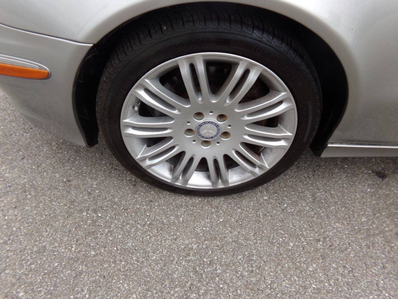 Used 2008 Mercedes-Benz E 350 4MATIC Sedan image 32