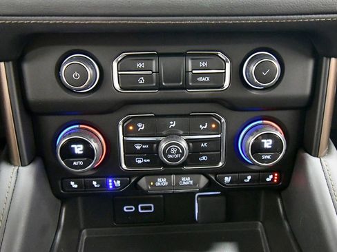 Used 2024 Chevrolet Tahoe High Country w/ Premium Package image 27