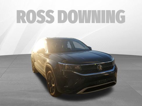 Used 2023 Volkswagen Taos SE image 3