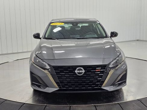Used 2024 Nissan Altima 2.5 SR FWD image 8