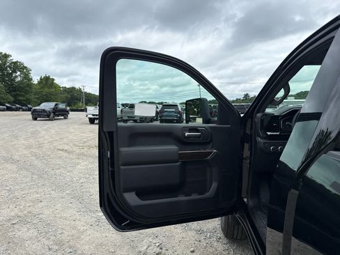 New 2026 GMC Sierra 3500 SLE w/ SLE Convenience Package AWD/4WD image 15