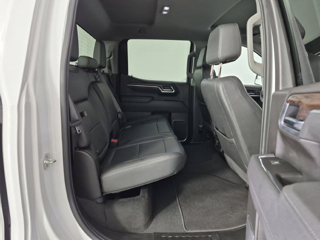 Used 2025 GMC Sierra 1500 SLT AWD/4WD image 33