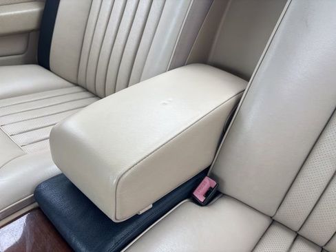 Used 1989 Mercedes-Benz 300 CE Coupe image 32