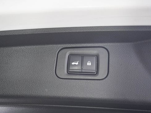 Used 2025 Nissan Armada SL w/ Captain's Chari Seat Package AWD/4WD image 11