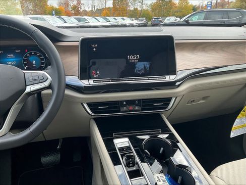 New 2026 Volkswagen Atlas SE image 13