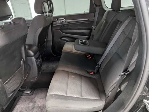 Used 2019 Jeep Grand Cherokee Laredo image 22