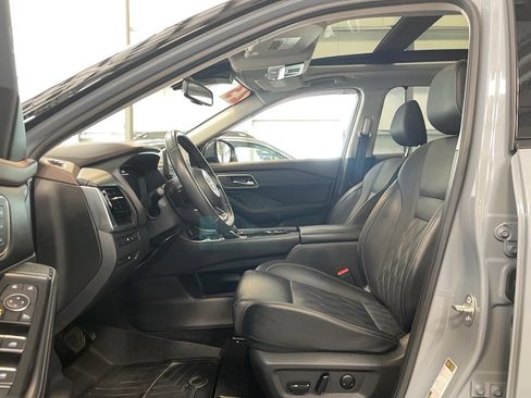 Used 2023 Nissan Rogue Platinum w/ Platinum Premium Package image 8