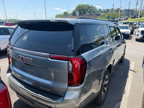 Used 2025 GMC Yukon XL AT4 Ultimate AWD/4WD image 4