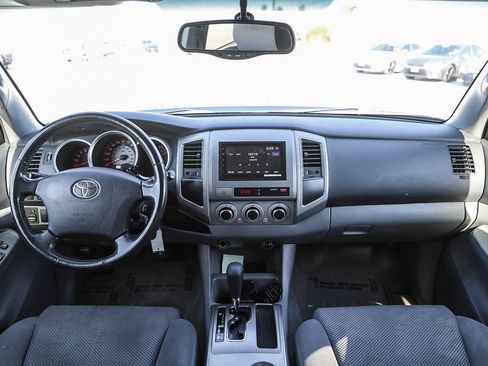 Used 2005 Toyota Tacoma PreRunner image 12