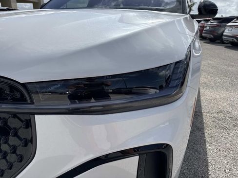 New 2026 Lincoln Nautilus Reserve w/ Jet Appearance Package image 9