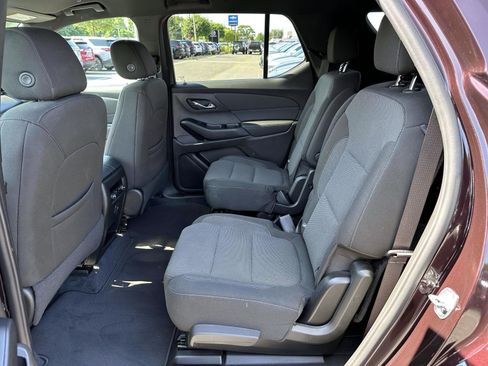 Used 2023 Chevrolet Traverse LT AWD/4WD image 12