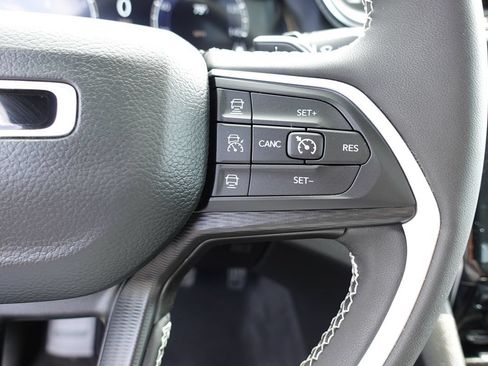 Used 2024 Jeep Grand Cherokee Altitude AWD/4WD image 55