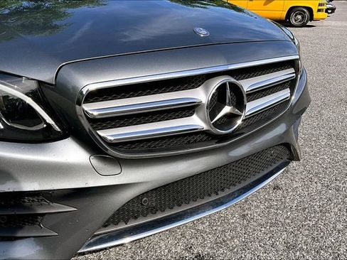 Used 2017 Mercedes-Benz E 300 4MATIC image 5