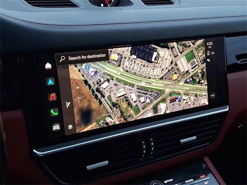 Used 2022 Porsche Cayenne S image 18