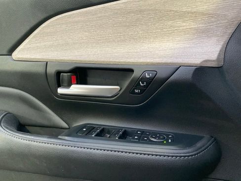 Used 2024 Toyota Grand Highlander Limited image 14