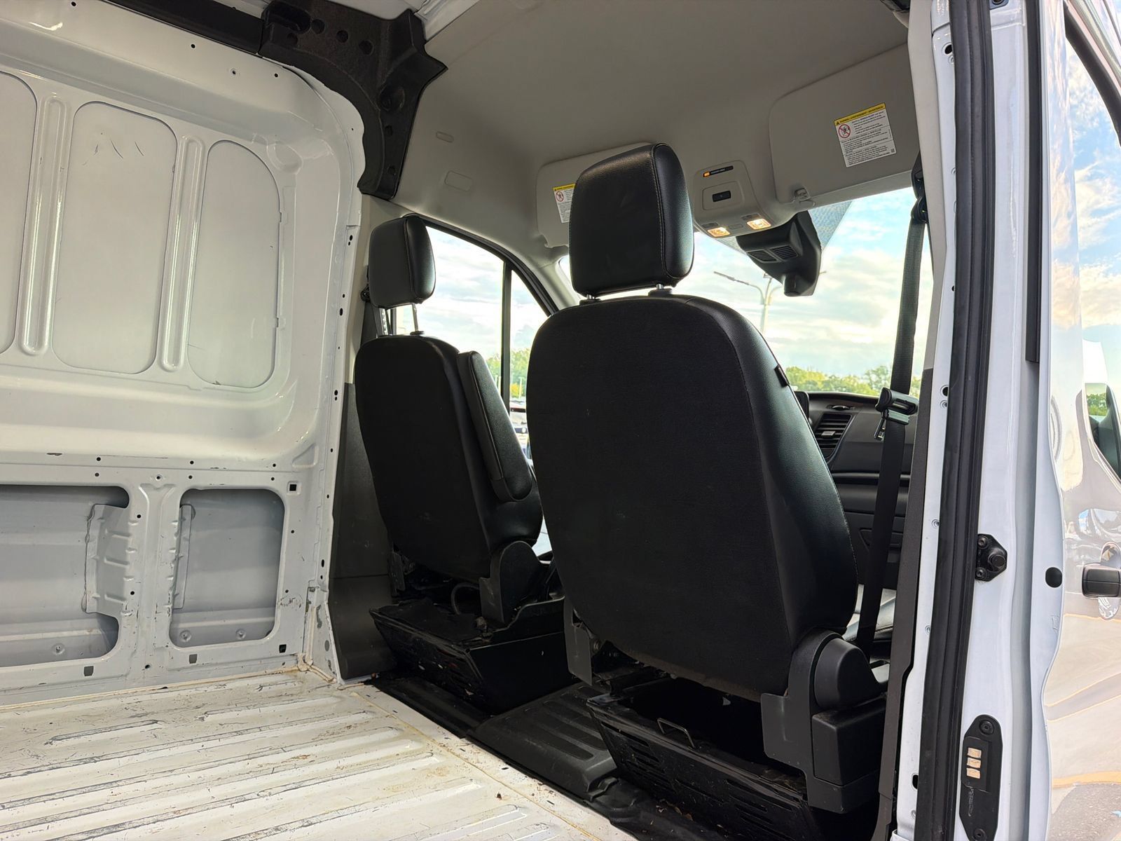 Used 2024 Ford Transit 250 148 Medium Roof RWD image 10
