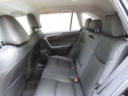 Used 2023 Toyota RAV4 LE AWD/4WD image 15