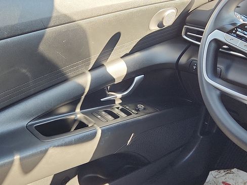 Used 2021 Hyundai Elantra SEL w/ Cargo Package image 12