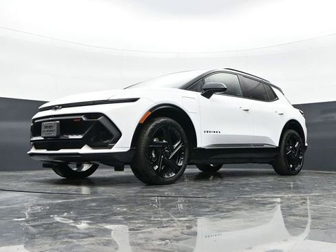 Used 2024 Chevrolet Equinox EV RS image 37