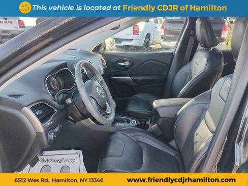 Used 2022 Jeep Cherokee Limited image 11