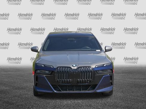 Certified 2023 BMW i7 xDrive60 AWD/4WD image 3