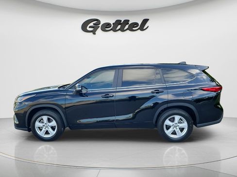 Certified 2023 Toyota Highlander LE FWD image 8