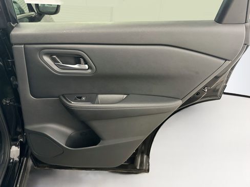 Used 2026 Nissan Rogue SV AWD/4WD image 31
