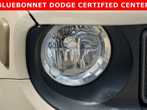 Used 2017 Jeep Renegade Trailhawk AWD/4WD image 4