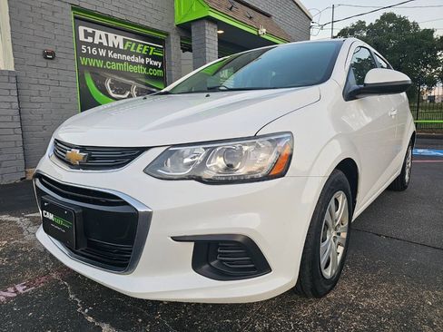 Used 2017 Chevrolet Sonic LT FWD image 2