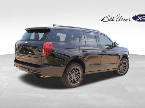 New 2027 Ford Expedition Platinum w/ Stealth Appearance Package RWD image 3