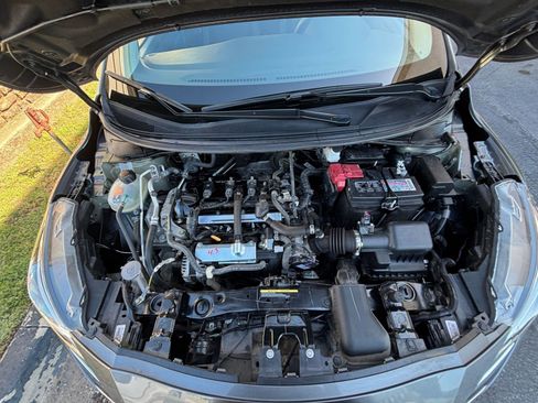 Used 2025 Nissan Versa SV FWD image 30