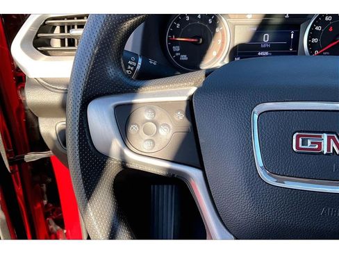 Used 2023 GMC Acadia SLE w/ Driver Convenience Package image 11