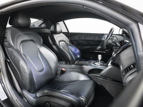 Used 2012 Audi R8 V10 w/ Enhanced Leather Pkg image 18