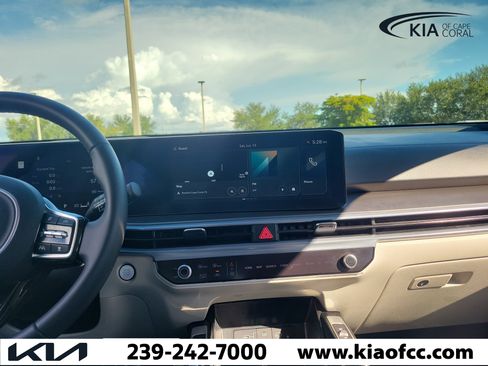 Certified 2024 Kia Sorento SX FWD image 19