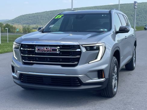 Used 2025 GMC Acadia Elevation AWD/4WD image 8