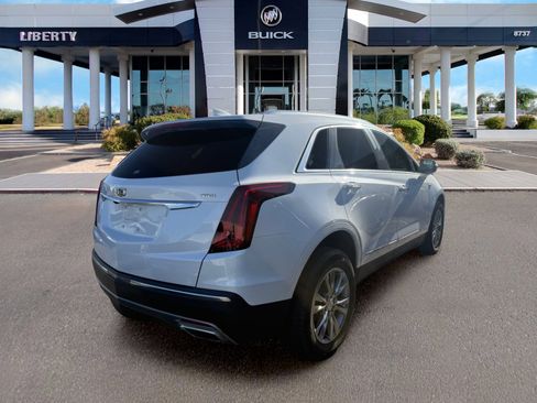 Used 2021 Cadillac XT5 Premium Luxury AWD/4WD image 2