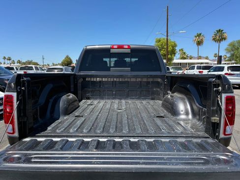 Used 2016 RAM 2500 Laramie AWD/4WD image 9
