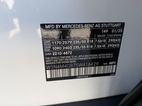 Certified 2025 Mercedes-Benz GLB 250 image 23