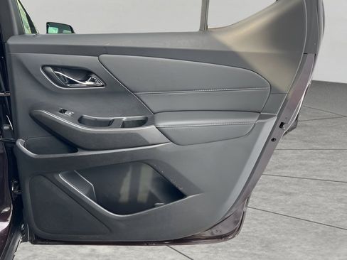 Used 2023 Chevrolet Traverse LT image 33