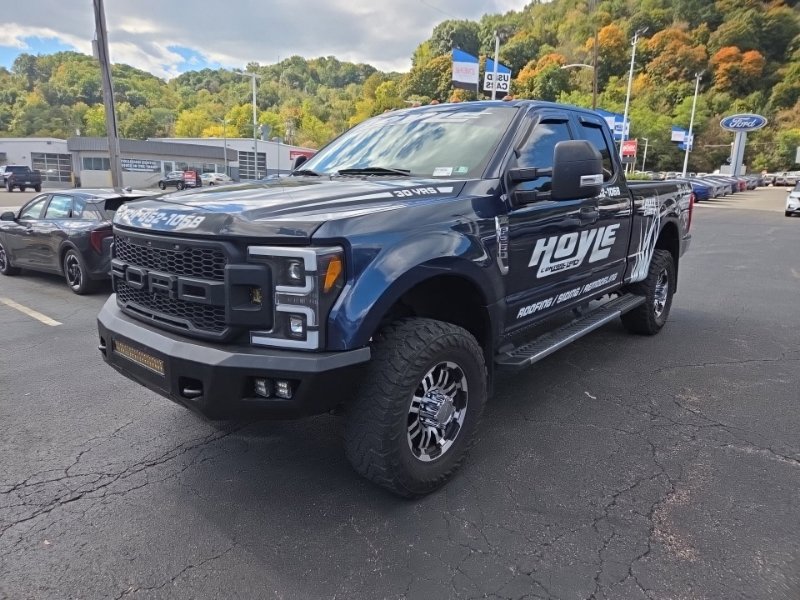 Used 2018 Ford F250 XLT w/ XLT Value Package AWD/4WD image 3