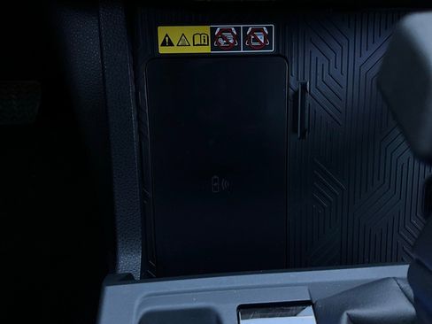 Used 2025 Toyota 4Runner Trailhunter image 33