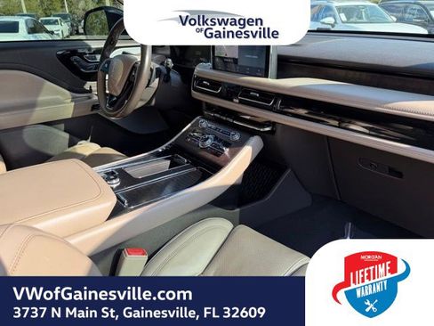 Used 2020 Lincoln Aviator Reserve w/ Equipment Group 202A image 11