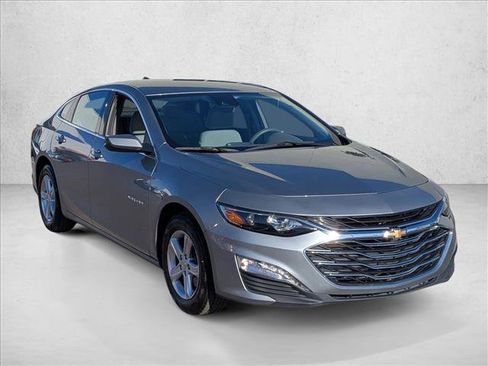 Used 2024 Chevrolet Malibu LT image 3