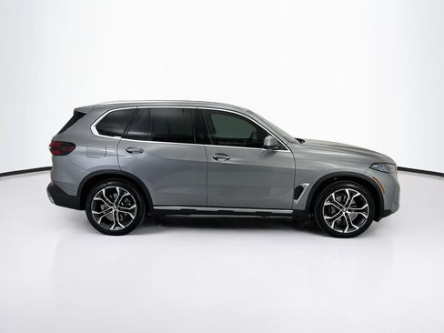 Used 2024 BMW X5 xDrive40i w/ Premium Package AWD/4WD image 4