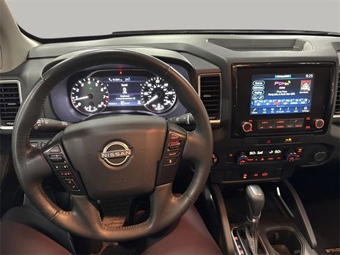 Used 2022 Nissan Frontier SV w/ Technology Package image 9