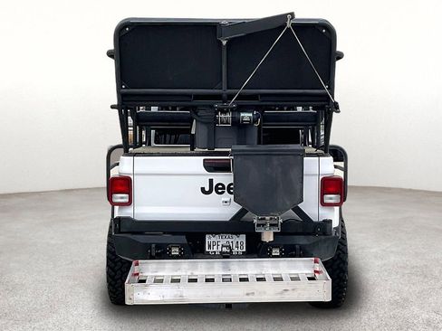 Used 2025 Jeep Gladiator Sport image 6