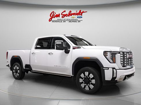 Used 2024 GMC Sierra 2500 Denali w/ Denali Reserve Package AWD/4WD image 1
